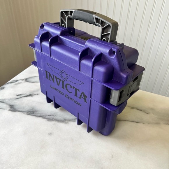 Invicta Venom watch- Super thick and chunky- - Picture 4 of 7